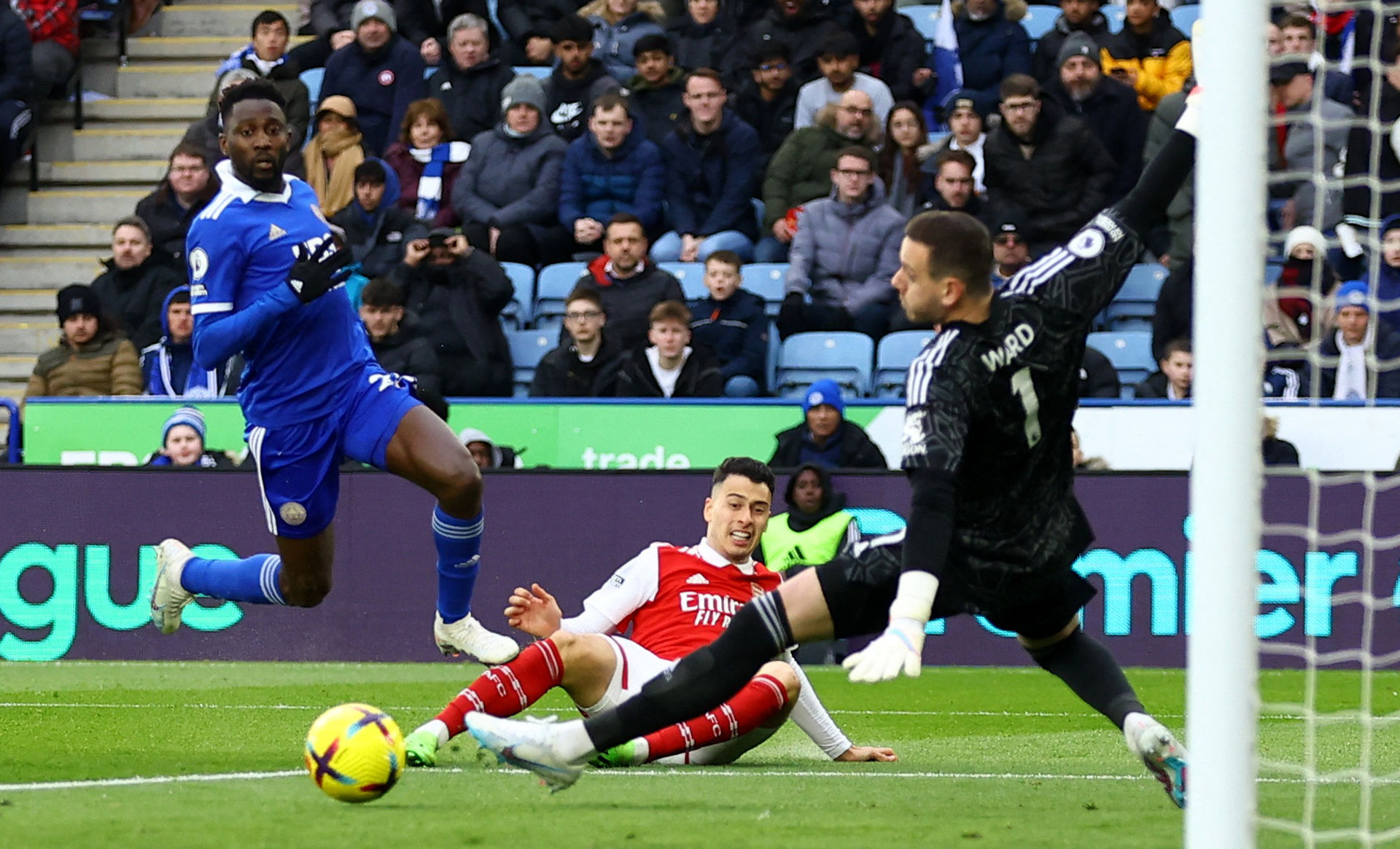 足坛带来更 足坛带来更